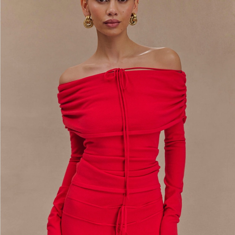 Meshki - Polly Off-Shoulder long sleeve red knit top